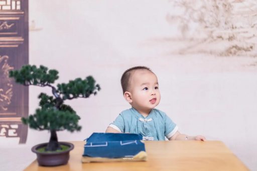 沈丘宝宝总是抠鼻子 沈丘宝宝总是抠鼻子